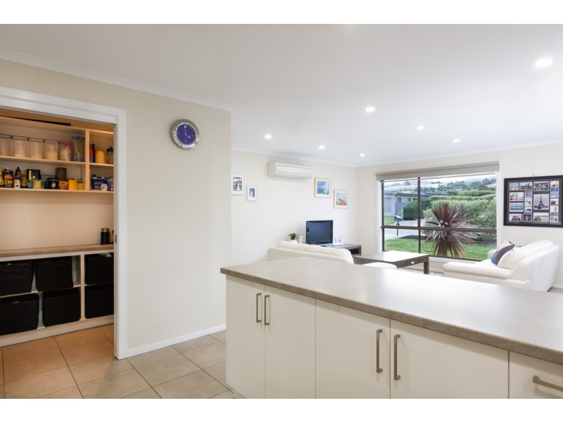 17 Queens Parade, Kingston TAS 7050