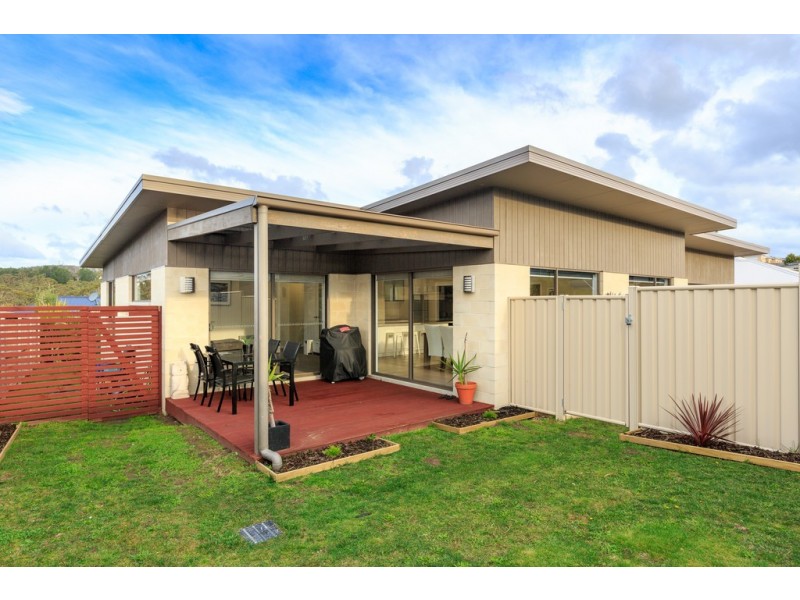 17 Queens Parade, Kingston TAS 7050