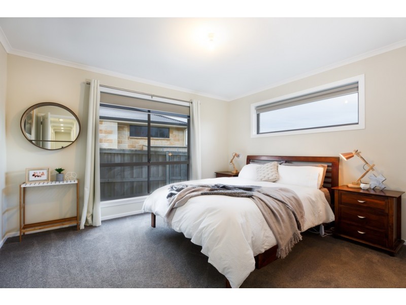 17 Queens Parade, Kingston TAS 7050