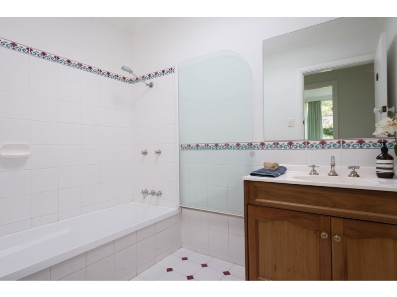 155 Carella Street, Howrah TAS 7018