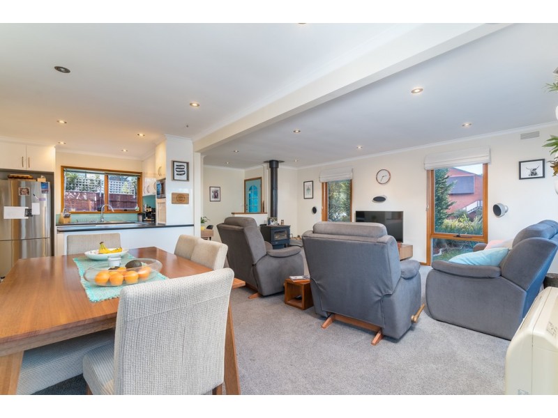 70 Crystal Downs Drive, Blackmans Bay TAS 7052