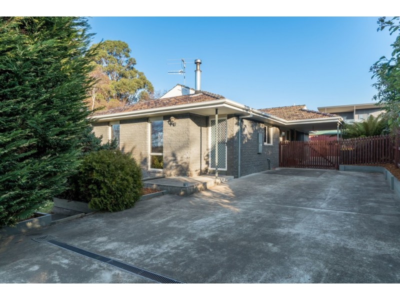70 Crystal Downs Drive, Blackmans Bay TAS 7052