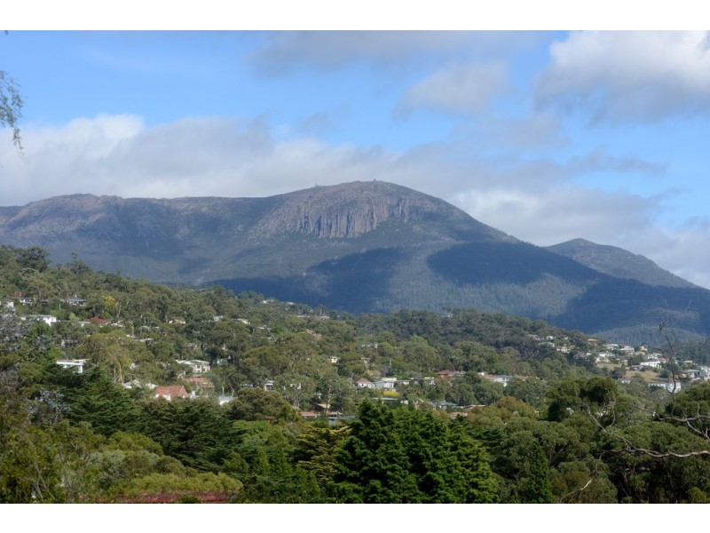 32B Maning Avenue, Sandy Bay TAS 7005