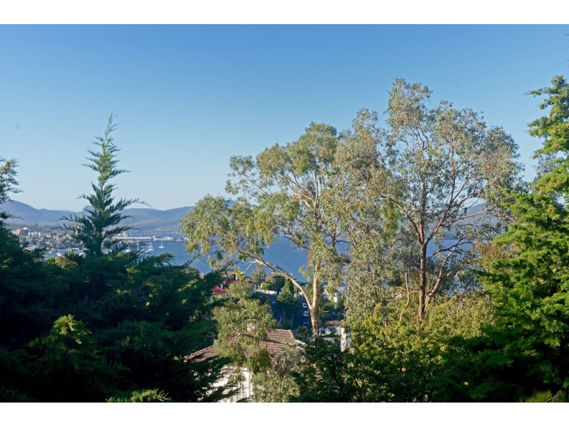 32B Maning Avenue, Sandy Bay TAS 7005
