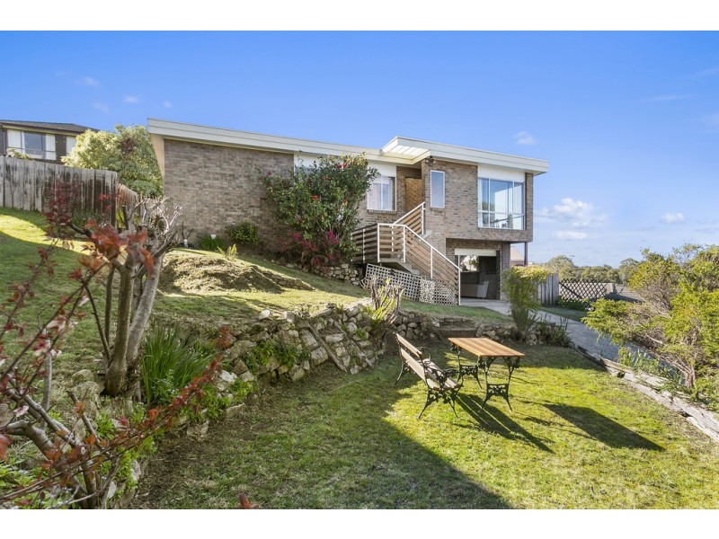 2 Diamond Drive, Blackmans Bay TAS 7052