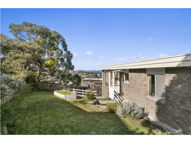 2 Diamond Drive, Blackmans Bay TAS 7052