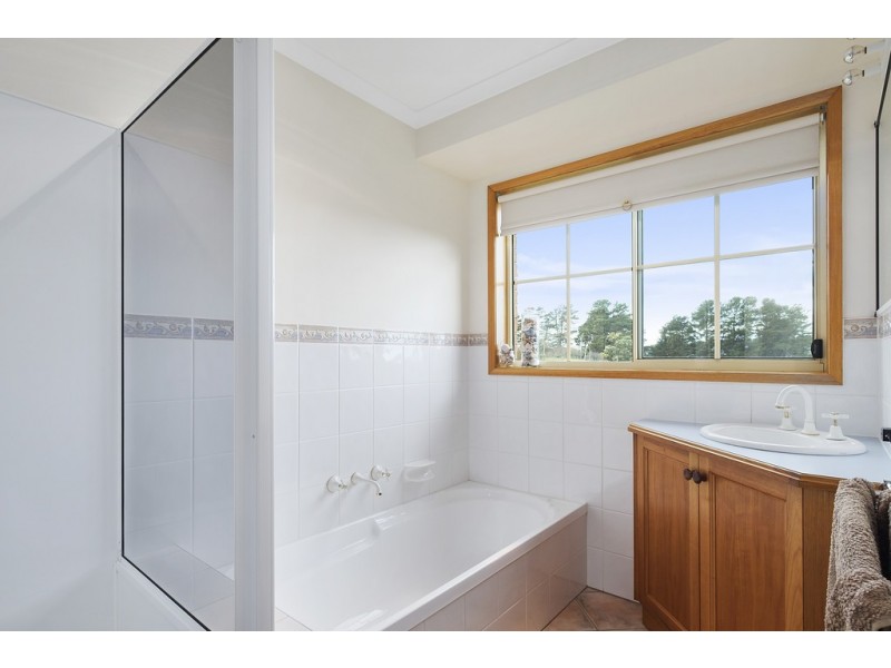 4 Blackwood Grove, Margate TAS 7054