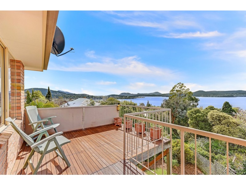 Villa 2 36 Red Chapel Avenue, Sandy Bay TAS 7005