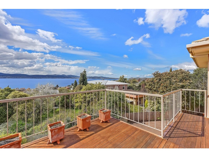 Villa 2 36 Red Chapel Avenue, Sandy Bay TAS 7005