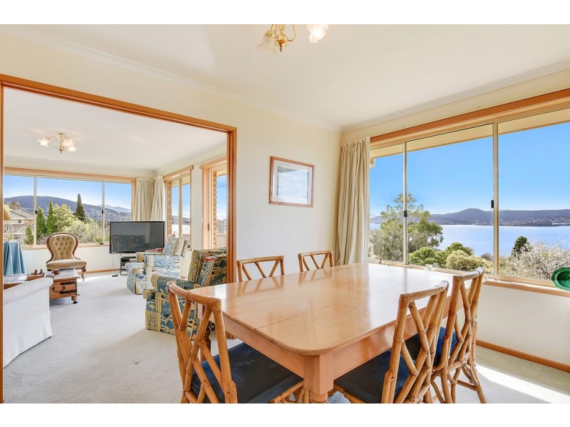 Villa 2 36 Red Chapel Avenue, Sandy Bay TAS 7005