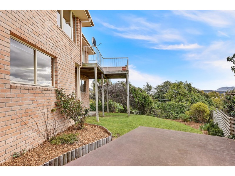 Villa 2 36 Red Chapel Avenue, Sandy Bay TAS 7005