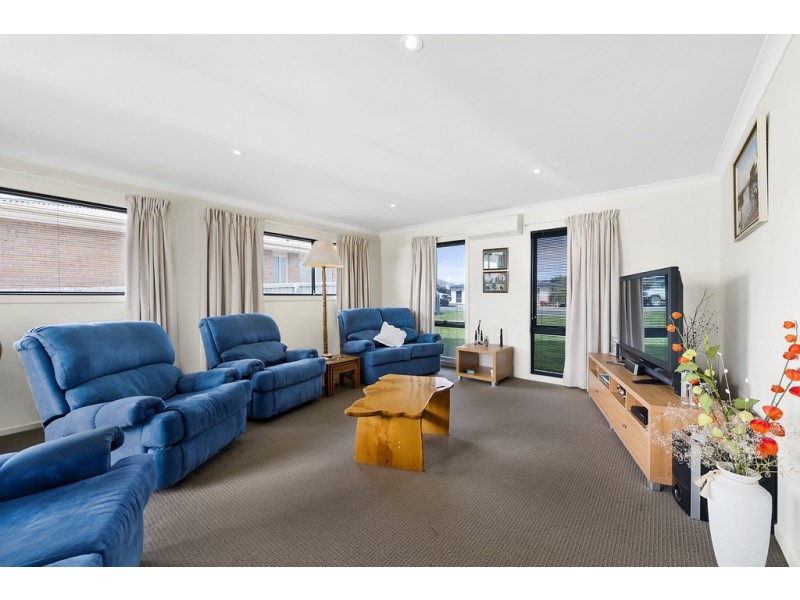 14 Queens Parade, Kingston TAS 7050