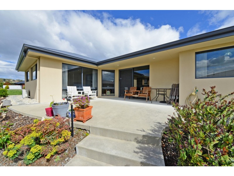 14 Queens Parade, Kingston TAS 7050