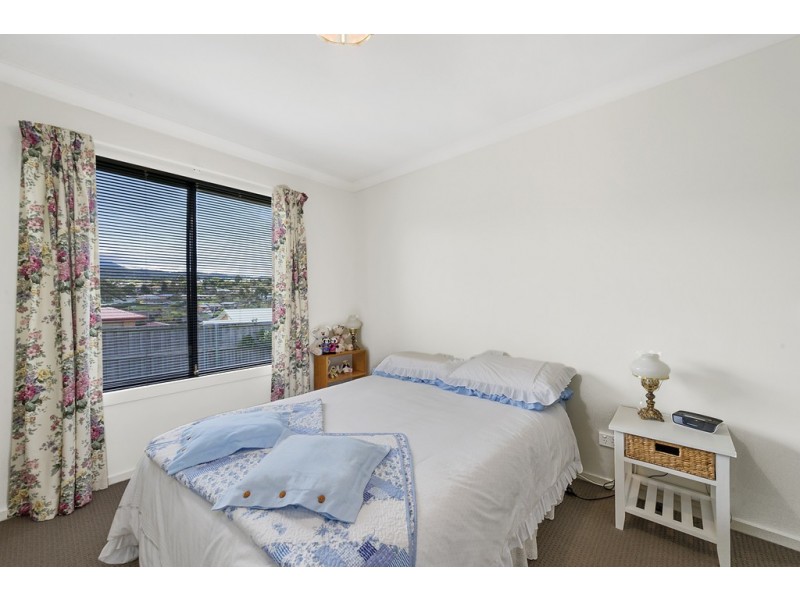 14 Queens Parade, Kingston TAS 7050