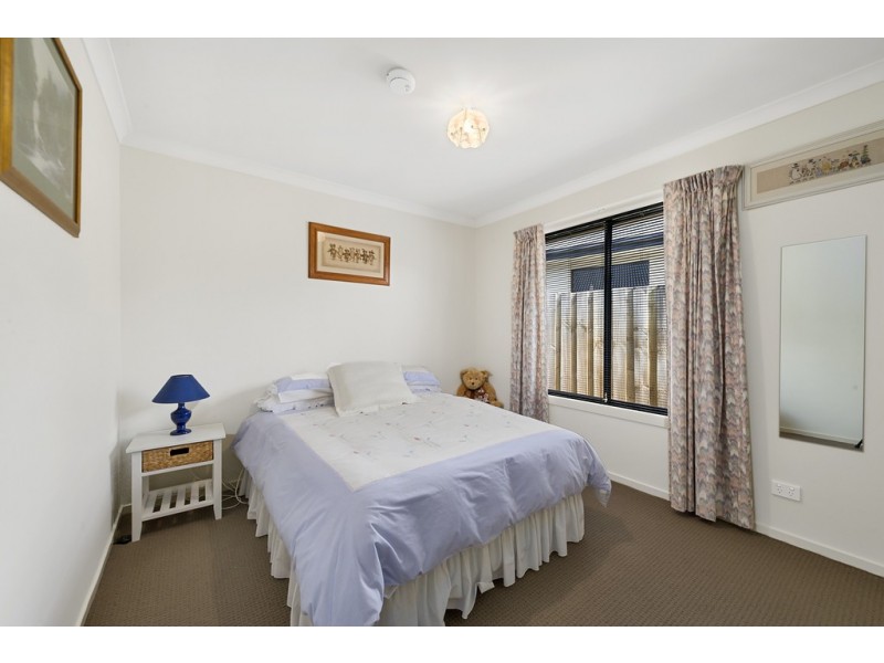 14 Queens Parade, Kingston TAS 7050