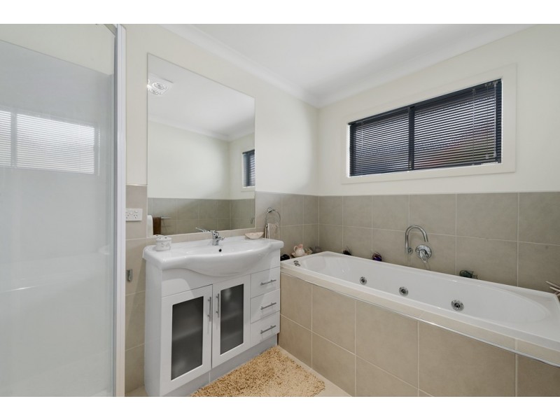14 Queens Parade, Kingston TAS 7050