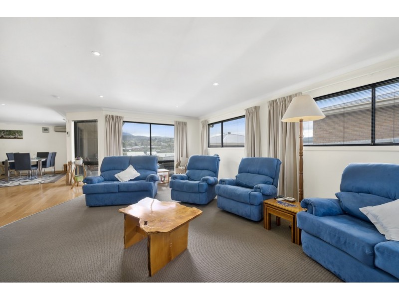 14 Queens Parade, Kingston TAS 7050