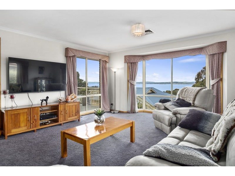 31 Sandra Drive, Blackmans Bay TAS 7052