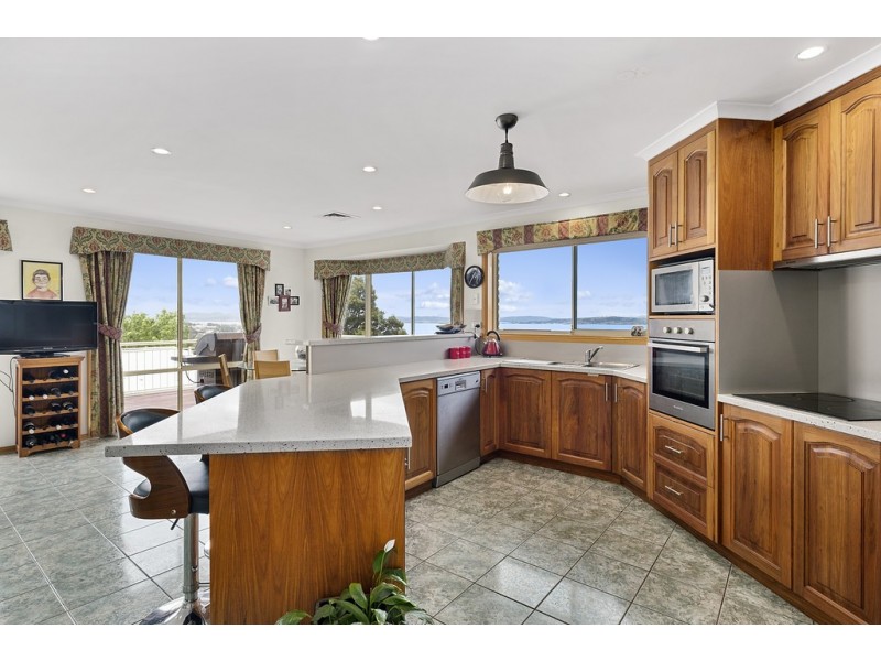 31 Sandra Drive, Blackmans Bay TAS 7052