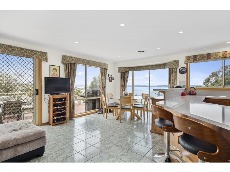 31 Sandra Drive, Blackmans Bay TAS 7052