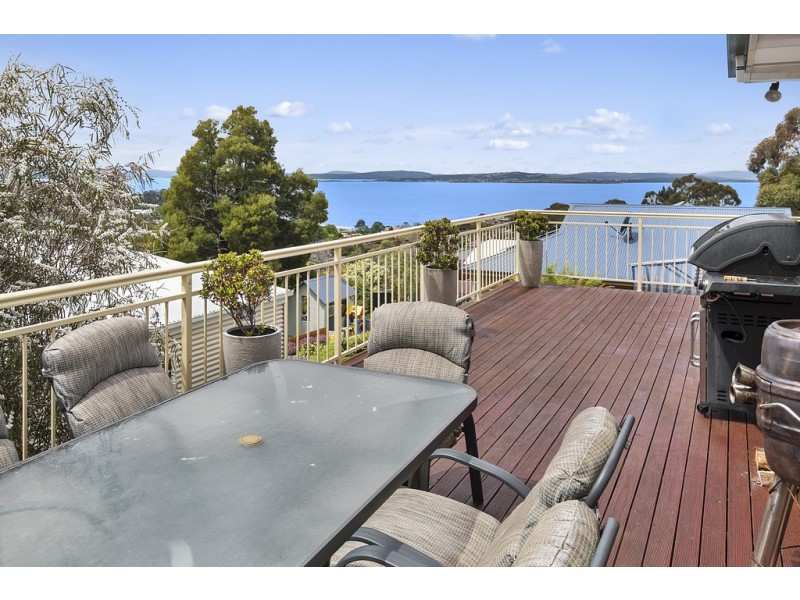 31 Sandra Drive, Blackmans Bay TAS 7052