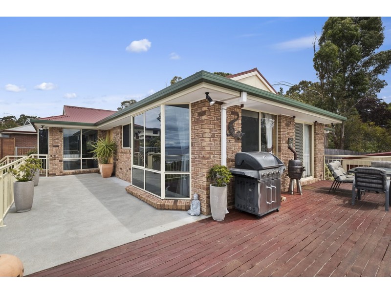 31 Sandra Drive, Blackmans Bay TAS 7052