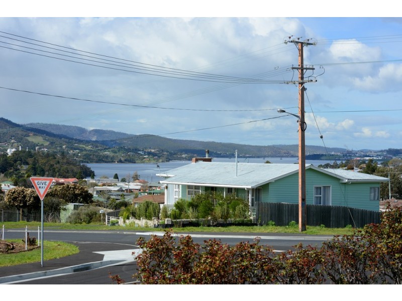 10 Leighland Road, Claremont TAS 7011