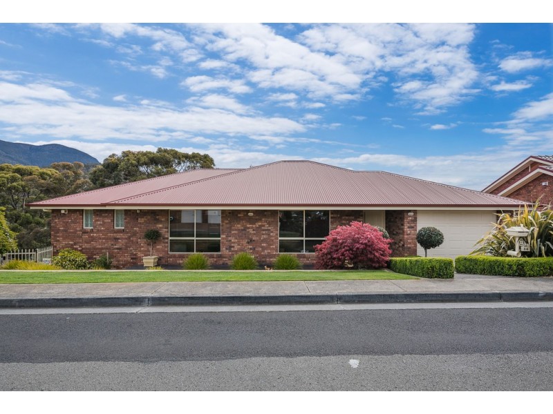 54 Ruth Drive, Lenah Valley TAS 7008