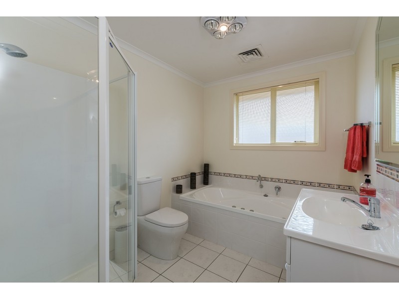 54 Ruth Drive, Lenah Valley TAS 7008