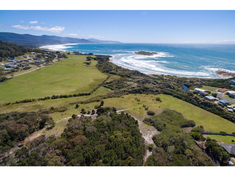 Redbill – 39 Tasman Highway, Bicheno TAS 7215
