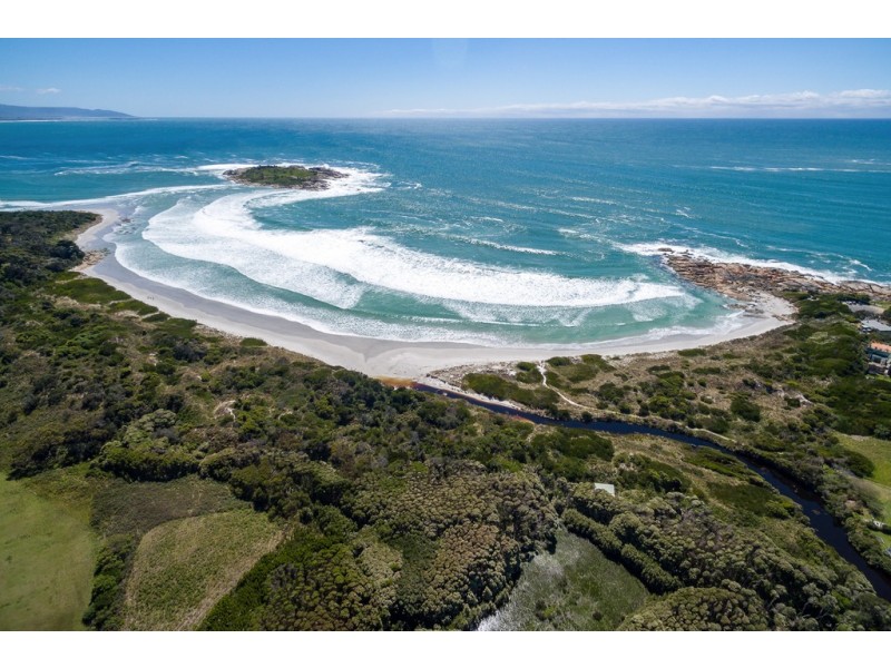 Redbill – 39 Tasman Highway, Bicheno TAS 7215