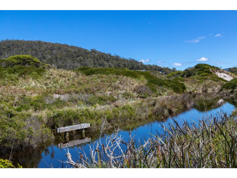 Redbill – 39 Tasman Highway, Bicheno TAS 7215
