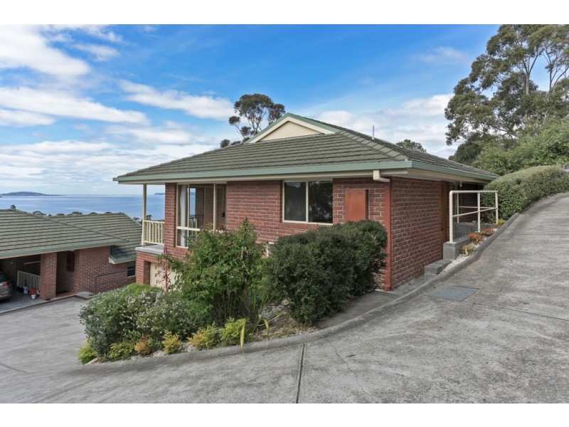 2/64 Coolamon Road, Taroona TAS 7053