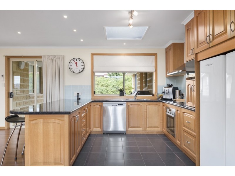 15 Greenhill Drive, Kingston TAS 7050