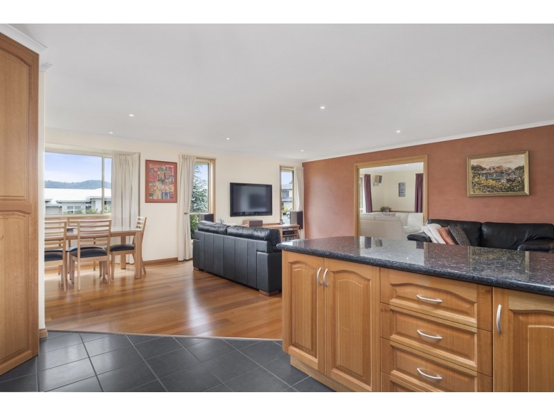 15 Greenhill Drive, Kingston TAS 7050