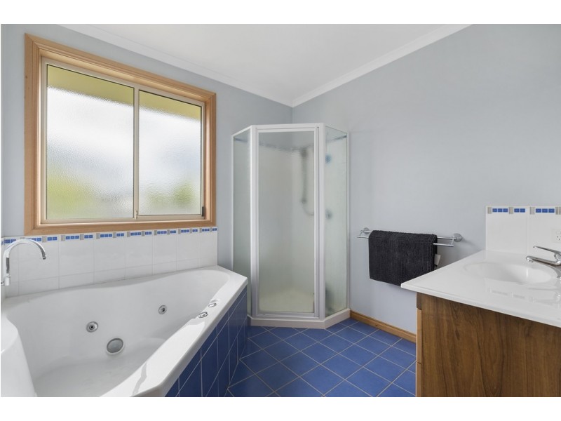 15 Greenhill Drive, Kingston TAS 7050