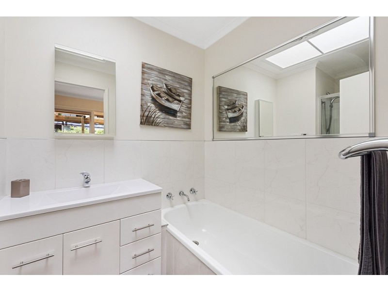 5 Taroo Court, Blackmans Bay TAS 7052