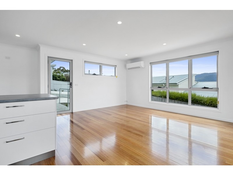 Unit 2 68 Auburn Road, Kingston Beach TAS 7050