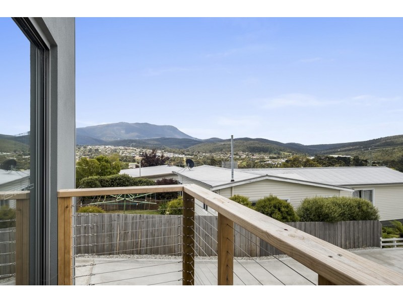 Unit 2 68 Auburn Road, Kingston Beach TAS 7050