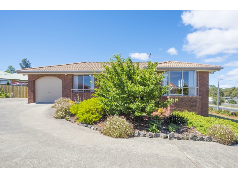 2/96 Redwood Road, Kingston TAS 7050