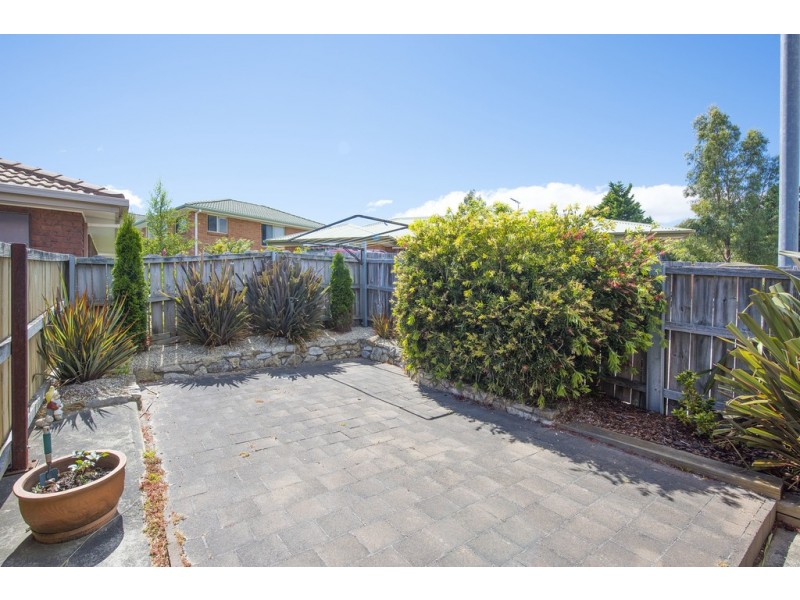 2/96 Redwood Road, Kingston TAS 7050