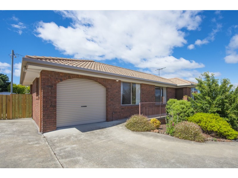 2/96 Redwood Road, Kingston TAS 7050