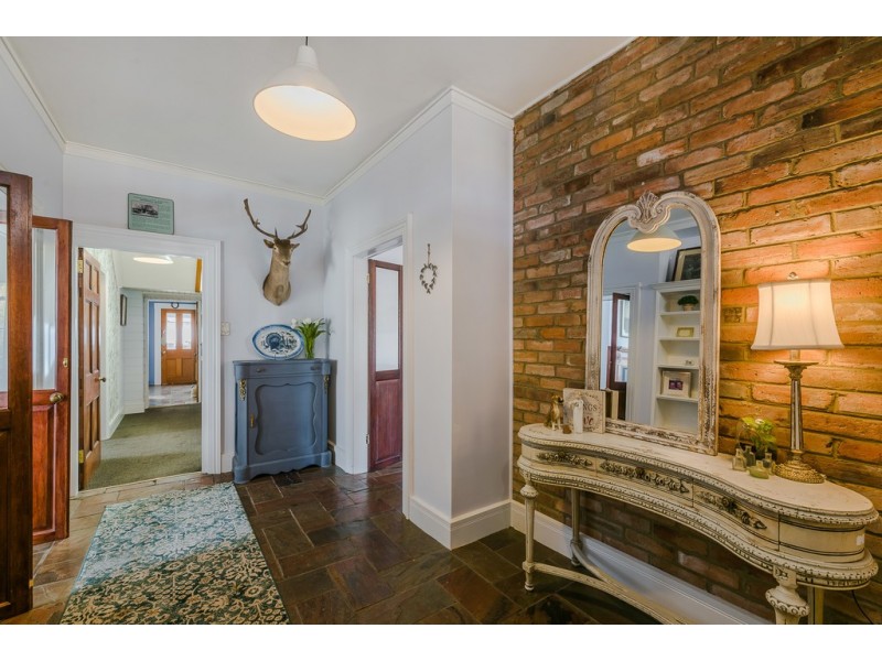 86 Main Street, Kempton TAS 7030