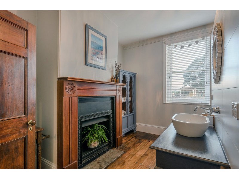 86 Main Street, Kempton TAS 7030
