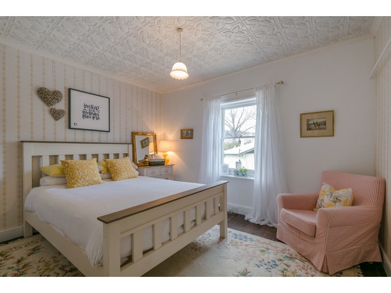 86 Main Street, Kempton TAS 7030