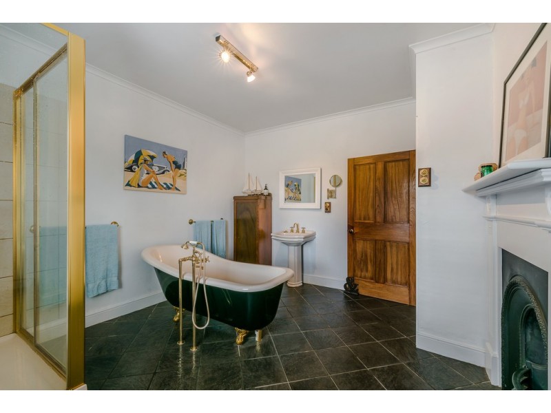 86 Main Street, Kempton TAS 7030