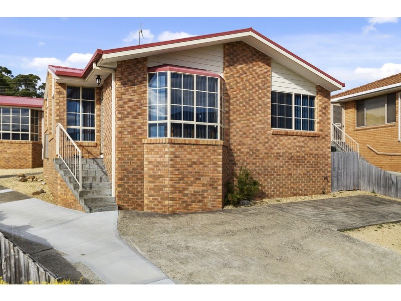 1/38 Cuthbertson Place, Lenah Valley TAS 7008