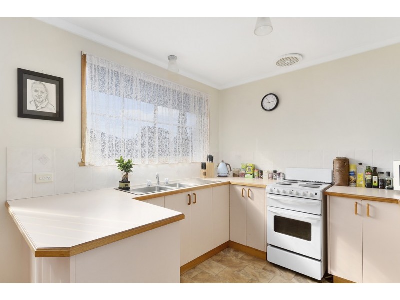 1/38 Cuthbertson Place, Lenah Valley TAS 7008