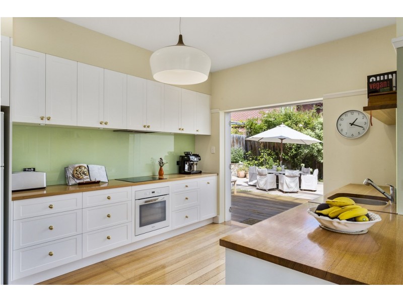 1 Ilfracombe Crescent, Sandy Bay TAS 7005