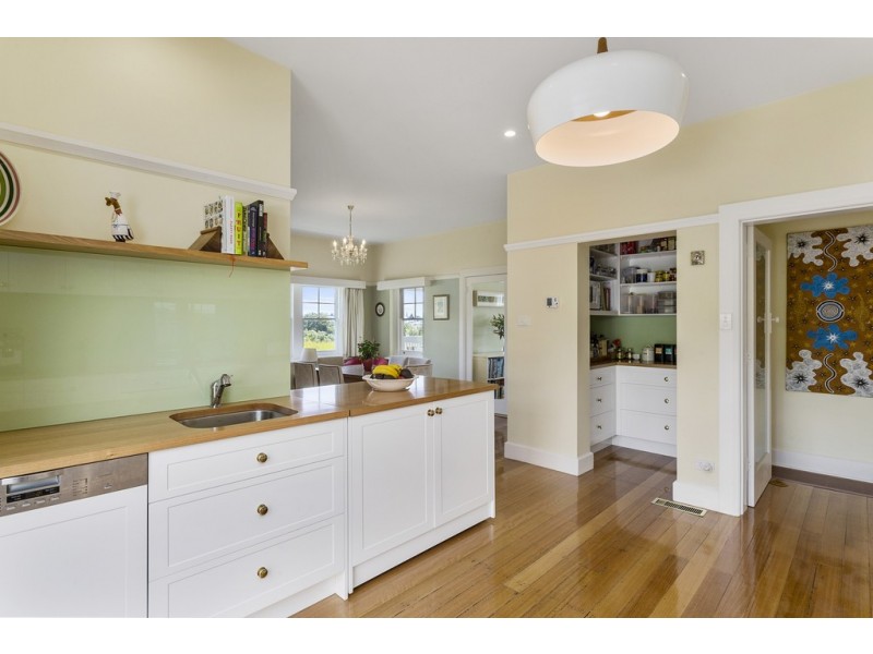 1 Ilfracombe Crescent, Sandy Bay TAS 7005